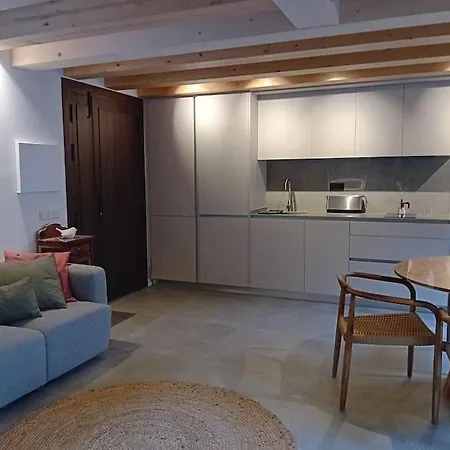 Casa Tomas Saravillo